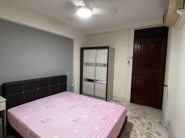 One common room for rent & Bukit Batok street 32