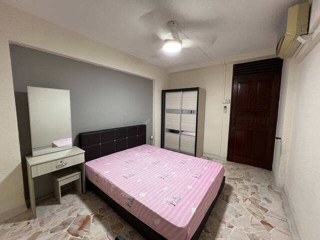 One common room for rent & Bukit Batok street 32