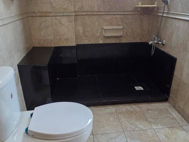 A Master Room at Parc Oasis Condo at Jurong East Ave 1, opp Chinese Garden MRT - NO Owner Stay