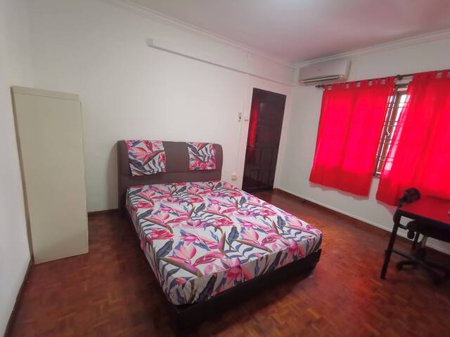 Room for rent / TOA PAYOH / NOVENA / Common room / 1pax stay / Available immediate