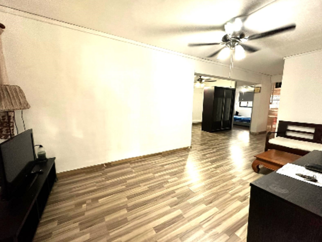 3R flat for rent at Blk 132 Marsiling Rise. Near to Marsiling MRT! no agent fee