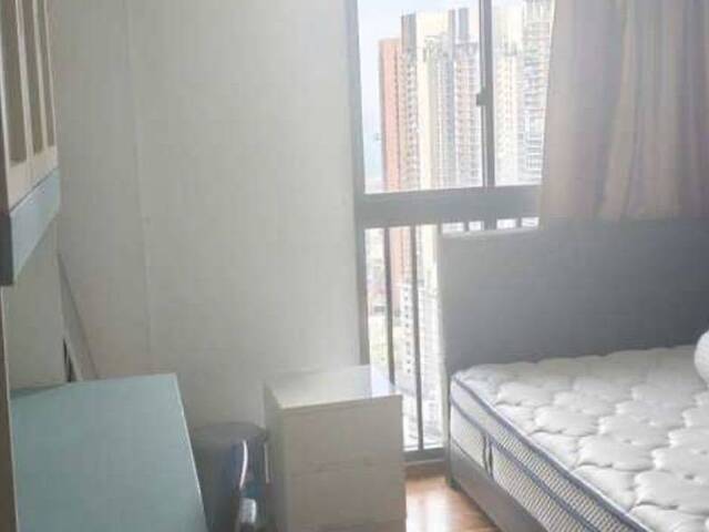 Common room at 1e cantonment road for rent! Aircon wifi!