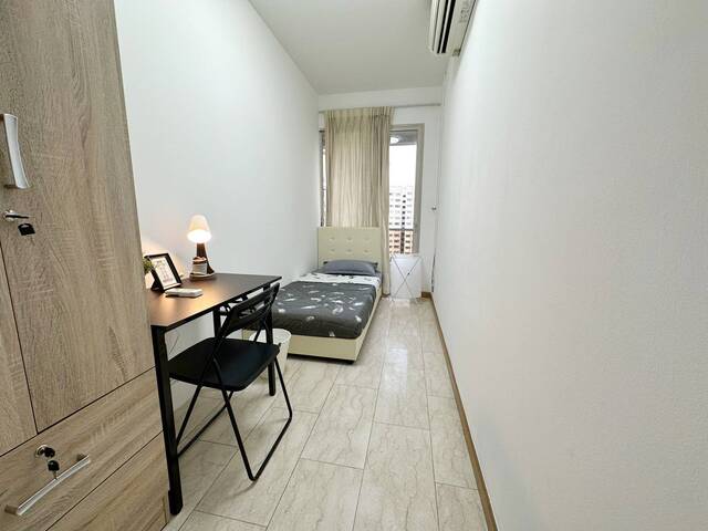 CR2 – Fully Furnished Co-Living Room for Rent at Le Crescendo