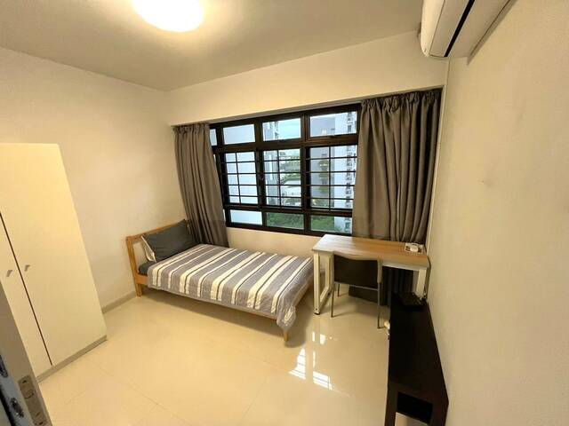Common Room at Blk 28C Dover Crescent. No Owner! no agent fee