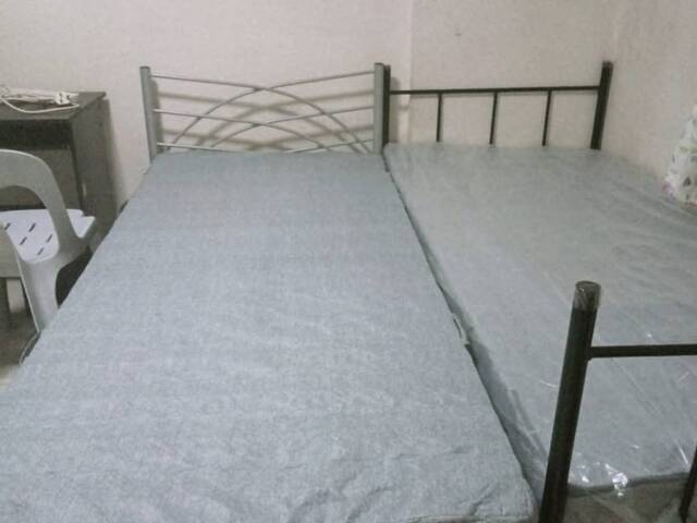 Good size Common room, 1 or 2 pax, Near Chinese Garden Mrt and Garden, Near Shops, Food etc..