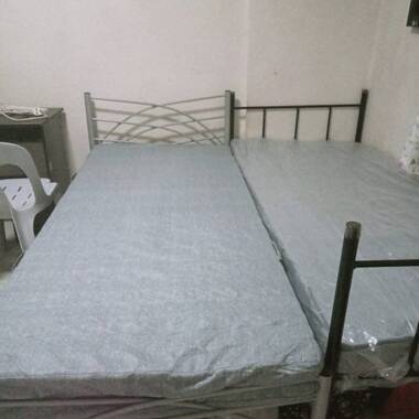 Good size Common room, 1 or 2 pax, Near Chinese Garden Mrt and Garden, Near Shops, Food etc..