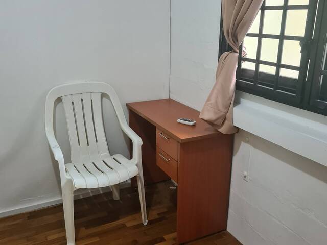 11 a Air- con room with Window , 3 mins walk to Braddell Mrt stn