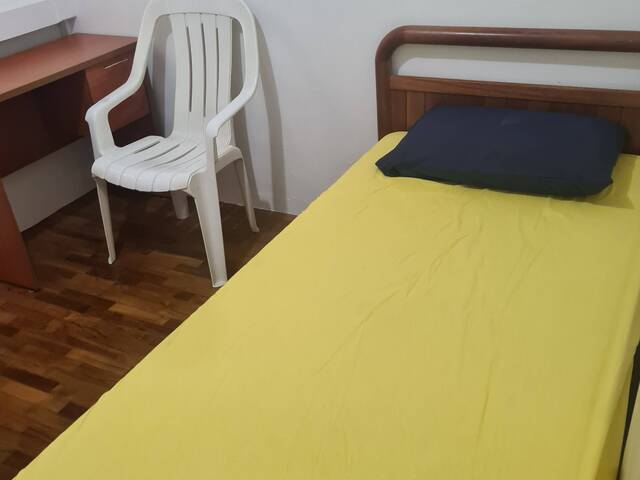 11 a Air- con room with Window , 3 mins walk to Braddell Mrt stn