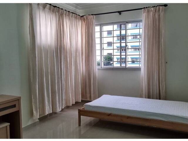 COMMON ROOM FOR RENT