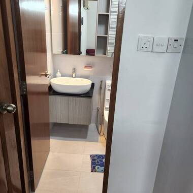 Junior Master room w attached bathroom, short term till Nov ok, Nr Mrt & Vivo