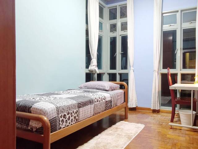 CR4 – Spacious Common Room for Rent at Hume Park 2 #08-07