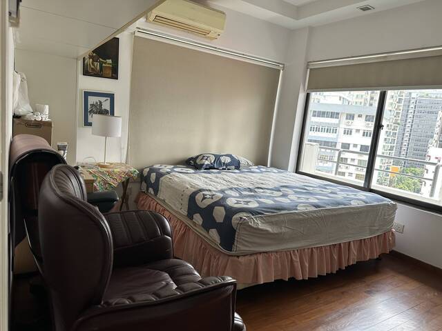Spacious Private Room Beside Balestier Hawker Center