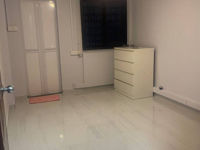 π‘ Spacious Master Bedroom forΒ Rent β Jurong West Street 42