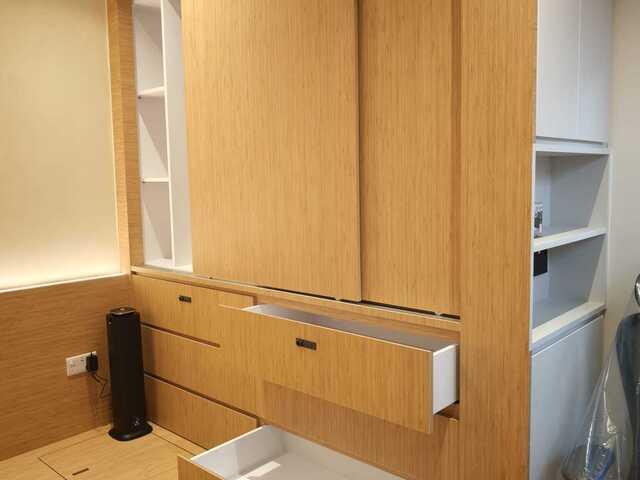 Re : Designer room for rent