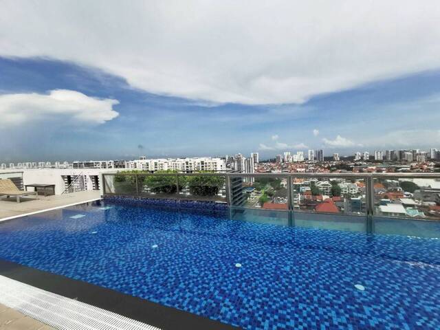 Room for rent / GEYLANG / Common room / 1pax stay / Available Immediately