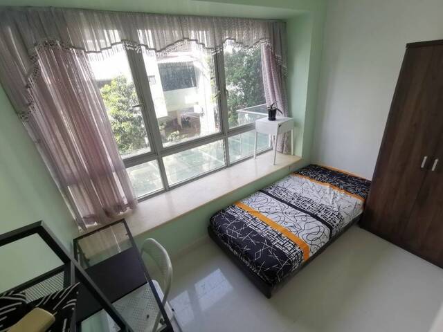 Room for rent / GEYLANG / Common room / 1pax stay / Available Immediately