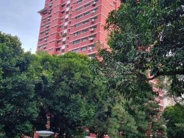 City Budget Rental Redhill MRT , Share Common Room with AC for Professional Female
