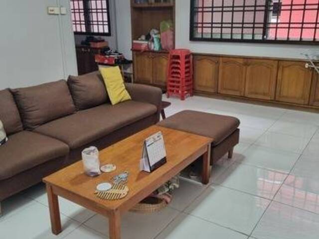 City Budget Rental Redhill MRT , NIce Aircon Room for Professional Female