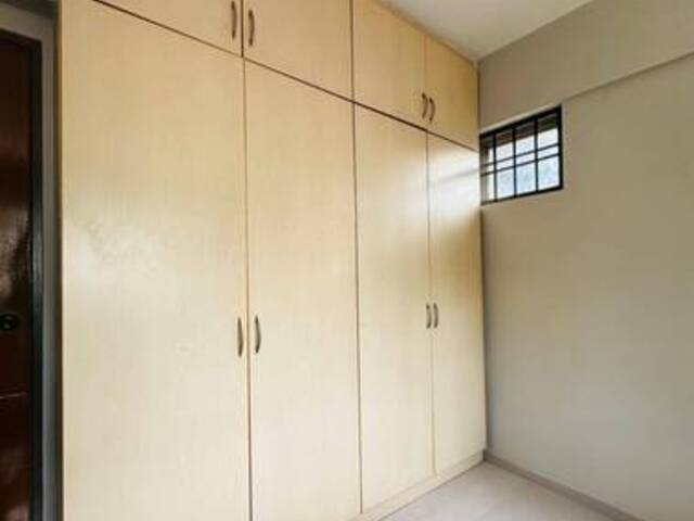City Budget Rental Redhill MRT , Nice Share Aircon Room for Professional Female
