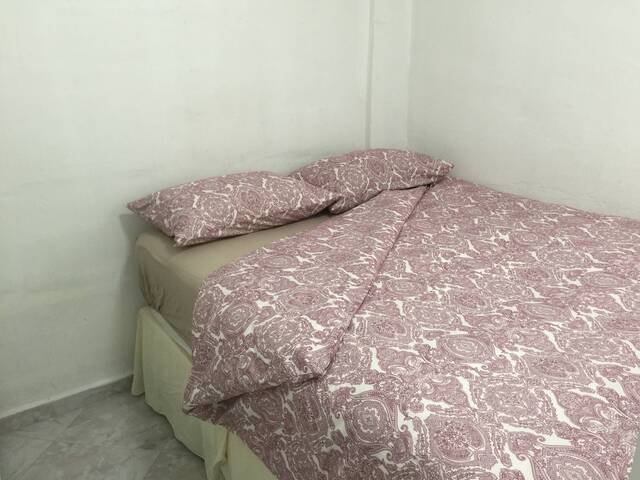 Spacious near Yishun Common Room for Rent