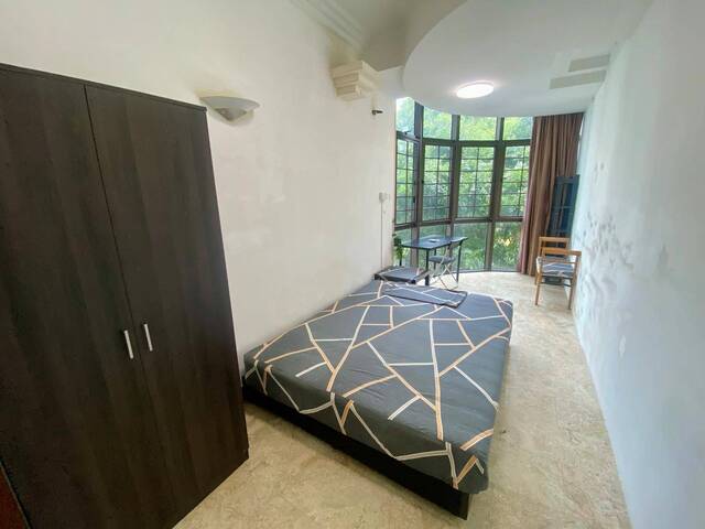 Room for rent / Jurong West / Common room / 1pax stay / Available Oct 2