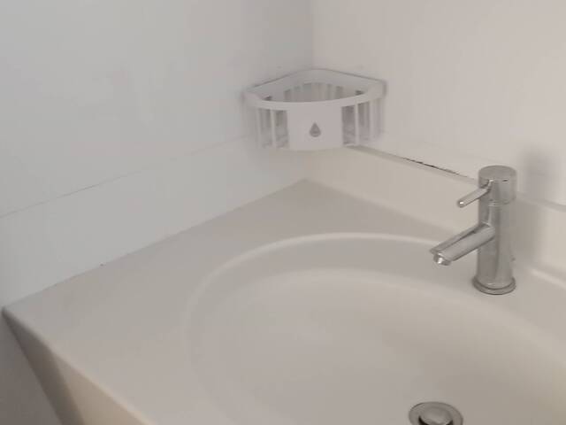 Master bedroom ensuite for rent in Queenstown