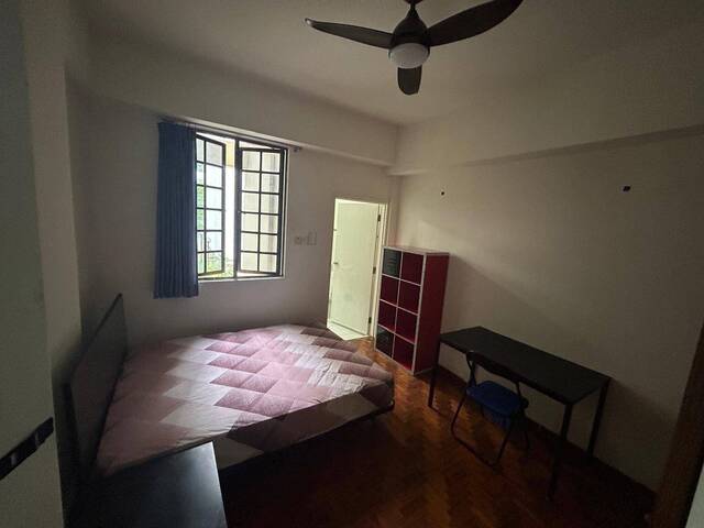 Room for rent / Paya leybar, Dakota / Master room / 1pax stay / Available 2 Sept