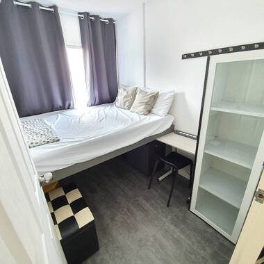 No owner, can cook, Commn rm, 2mins walk to Chinatown MRT & Famous Food Centre, Above Shopping Mall