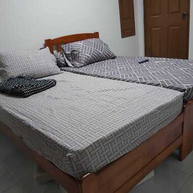 Blk 639 Ang Mo Kio - 5 mins walk Yio Chu Kang MRT - $1,100 for 2 pax (aircon + wifi)