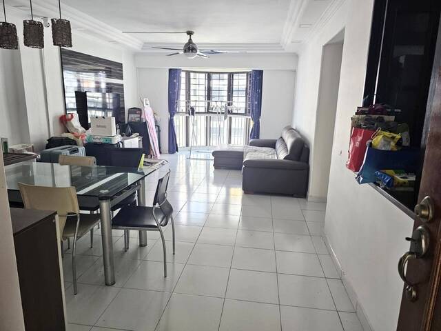4-Room Flat @ Choa Chu Kang St 64 BLK 641! NO AGENT FEES!