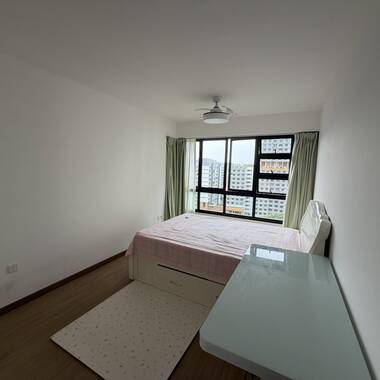 5-Room HDB for Master Room Rent : 402B Fernvale Lane