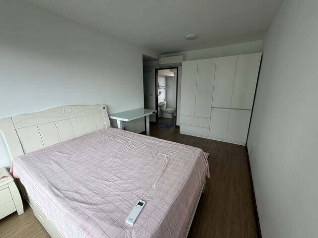 5-Room HDB for Master Room Rent : 402B Fernvale Lane