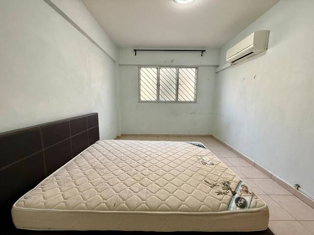 BLK 721, YISHUN Rooms for Rent