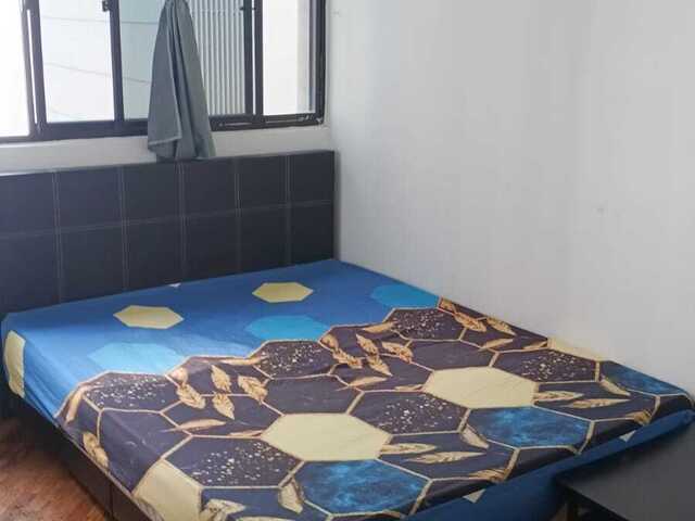 "Room for rent / TOA PAYOH, NOVENA MRT / Common room / 1pax stay / Available 27 Aug