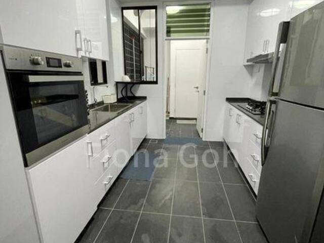 "Room for rent / TOA PAYOH, NOVENA MRT / Common room / 1pax stay / Available 27 Aug