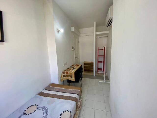 Room for rent / ORCHARD / SOMERSET / Common room / 1pax stay / Available 6 Oct