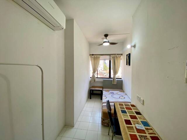 Room for rent / ORCHARD / SOMERSET / Common room / 1pax stay / Available 6 Oct