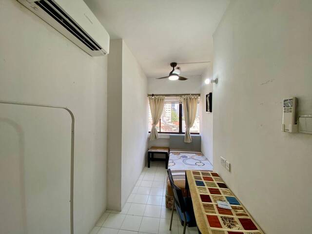Room for rent / ORCHARD / SOMERSET / Common room / 1pax stay / Available 6 Oct