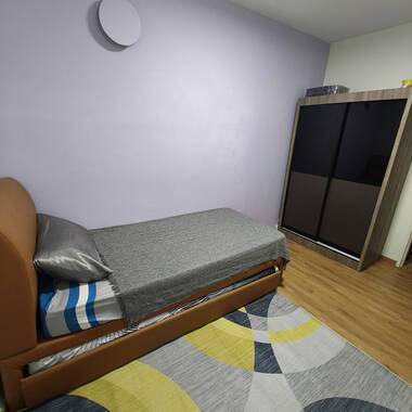 One common room for rent