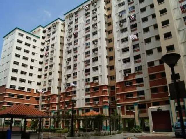 Common Room for rent at Blk 910 Hougang Street 91! NO AGENT FEE