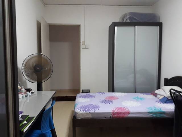Comfortable Aircon Wifi Female Shared Common Room at Jurong west st. 41 (640457)