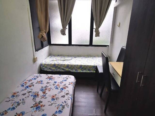 Room for rent / Kembangan MRT / Common room / 1pax stay / Available 12 Oct
