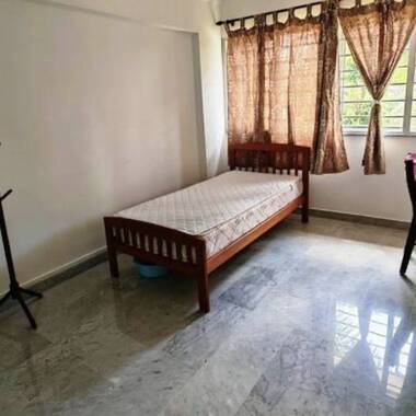 Common room at 340 clementi Avenue 5 for rent! Aircon wifi!
