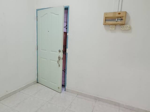 (2 Bedrooms For Rent) JALAN BESAR PLAZA @ KITCHENER RD – Partial Furnished with 3 X Split Aircons