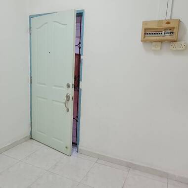 (2 Bedrooms For Rent) JALAN BESAR PLAZA @ KITCHENER RD – Partial Furnished with 3 X Split Aircons