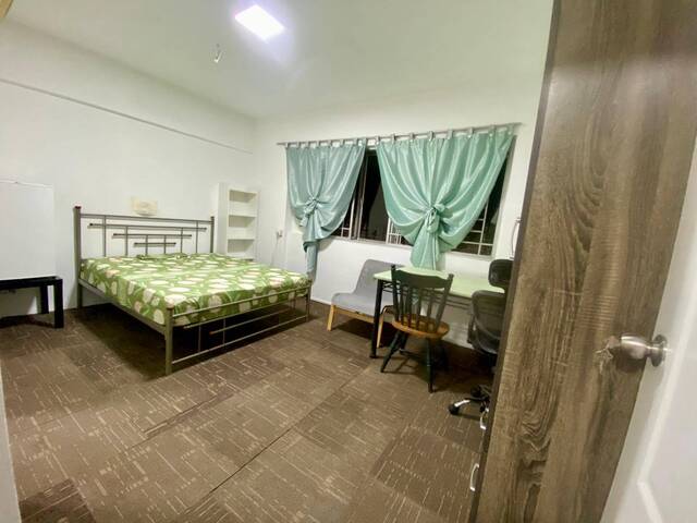 Room for rent / BRADDELL / Common room / 1pax stay / Available 15 October