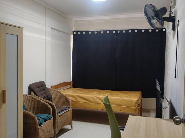 HDB room for rent, walking distance to Pasir Ris MRT.