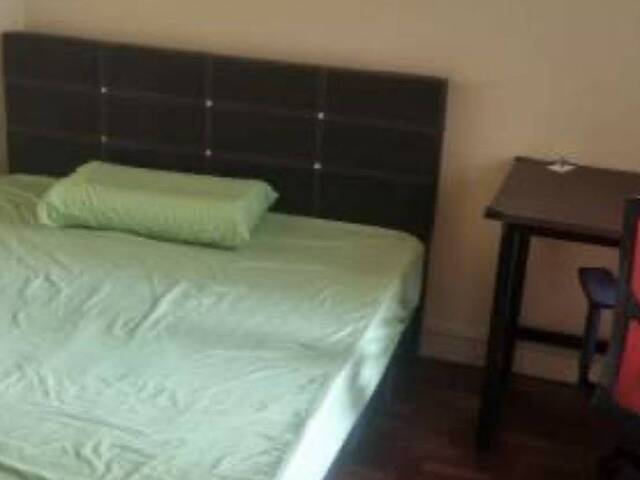 Common room at Tanamera for rent! Aircon wifi!