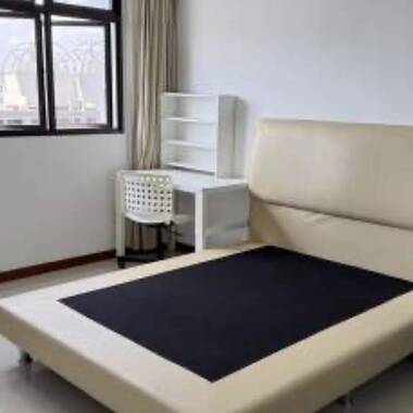 Master room at 261 Toa Payoh east for rent! Aircon wifi!