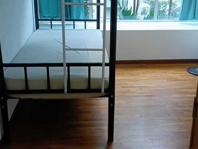 Condo Share room with Chinese male - kembangan MRT